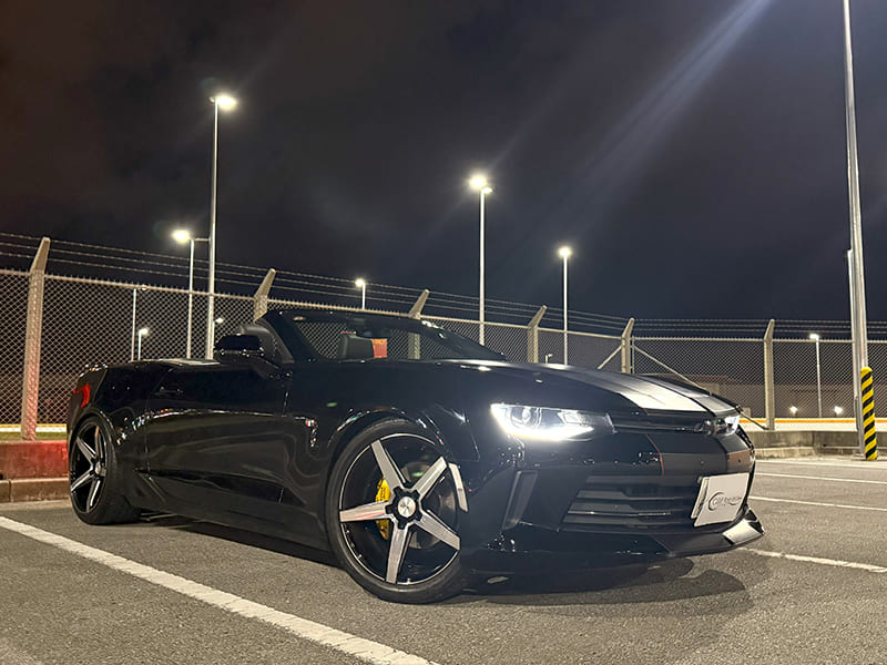 シボレーオープンカー 夜