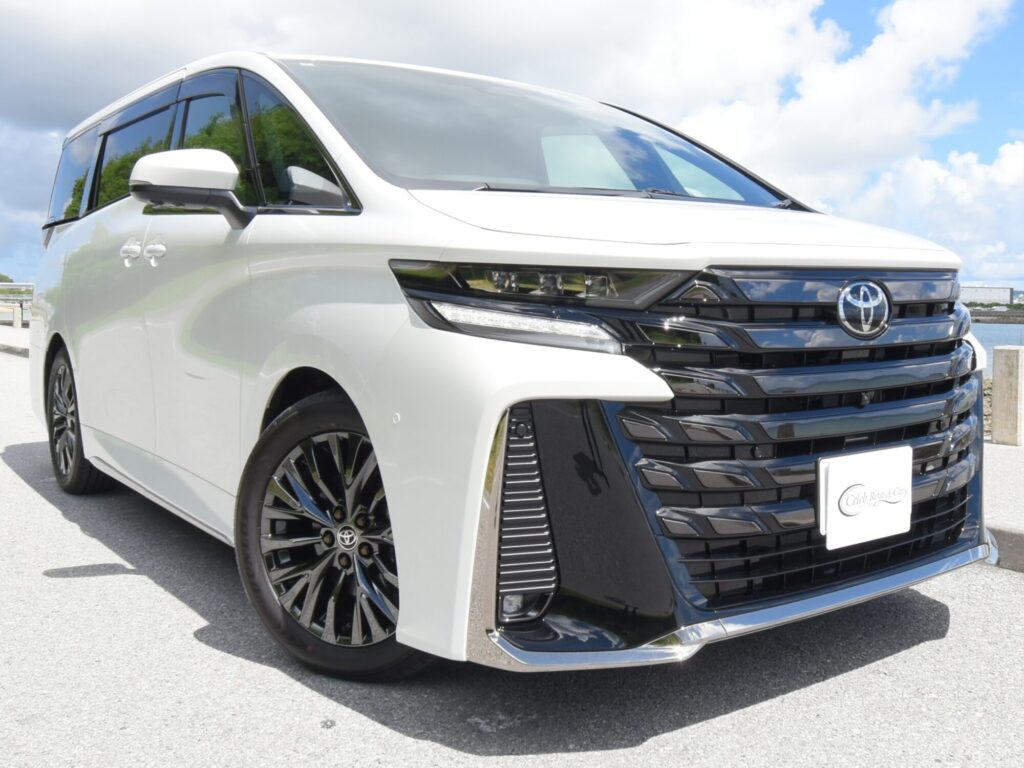 TOYOTA ヴェルファイア　現行　White